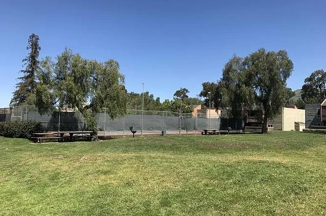 484 Dempsey Rd — Photo 8