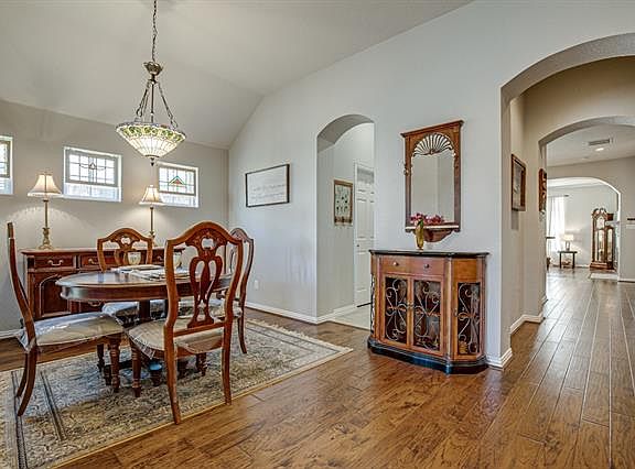 5th image of 675 Danielle Ct