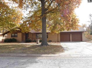 1206 Lyndon Rd, McPherson, KS 67460