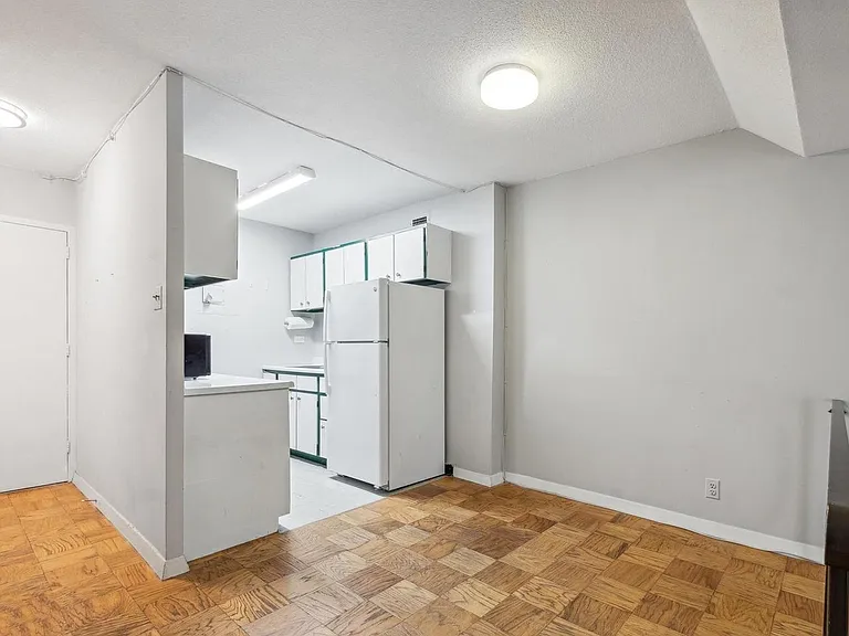 2201 L St NW #218 — Photo 5