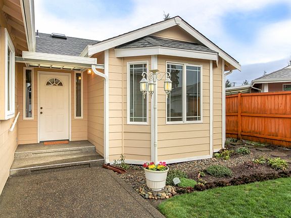 2nd image of 1902 N Ct SE