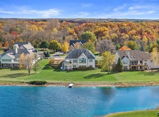 467 E Red Pine Cir, Dousman, WI 53118