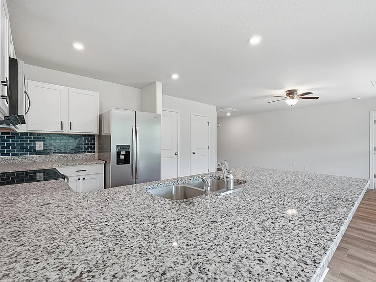 136 Pfitzer Ct — Photo 18