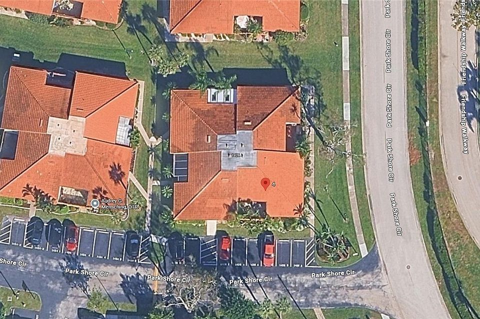 2nd image of 1426 Park Shore Cir APT 4