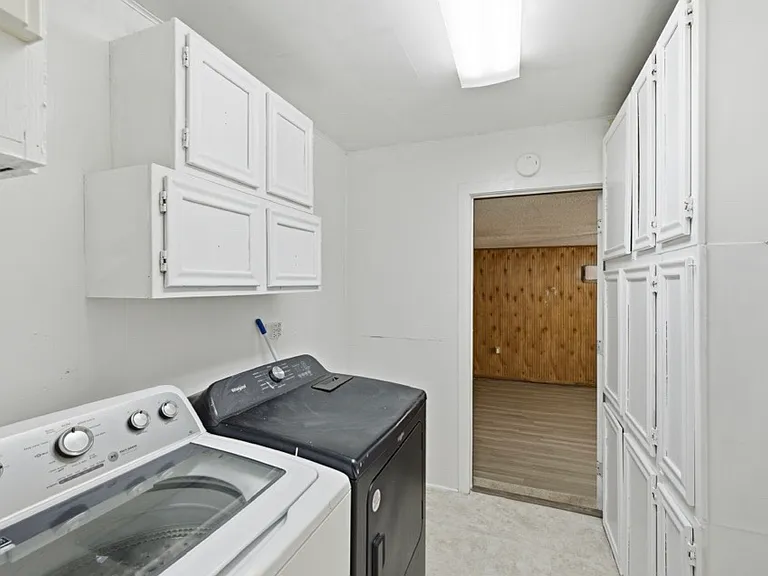 425 S 45th West Ave — Photo 13