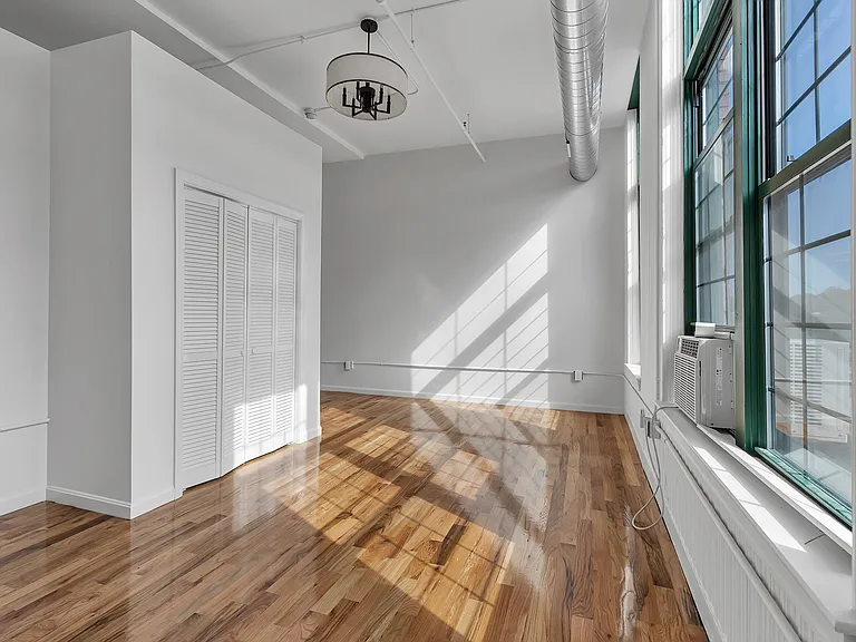 83 Main St #5 — Photo 2