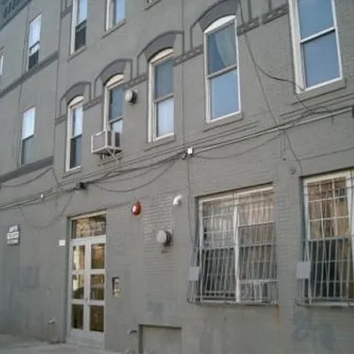 Rented by Nooklyn NYC LLC | media 32