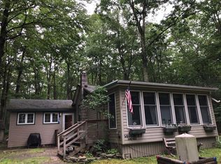 113 Outlet Rd, Dingmans Ferry, PA 18328