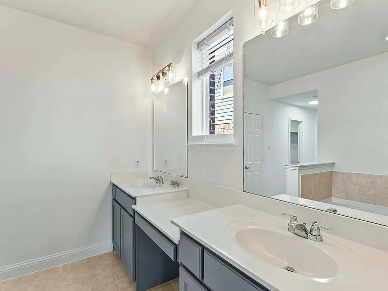 4424 Overbrook Dr — Photo 6
