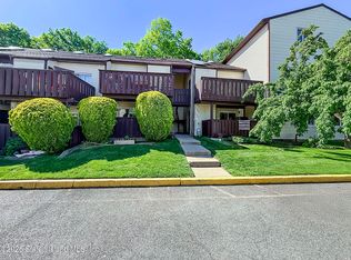 198 Timber Ridge Dr, Staten Island, NY 10306