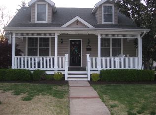 895 Rue Saint Jacques St, Florissant, MO 63031