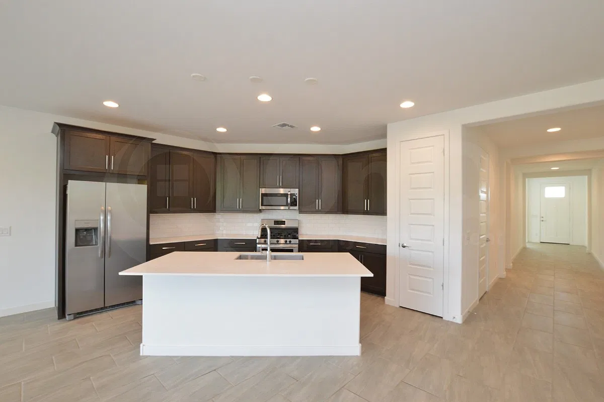 4 bed, 3.0 bath, 2248 sqft, $2,050 — Photo 3