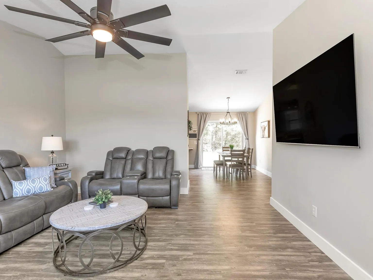 3 bed, 1500 sqft, $2,300 — Photo 4