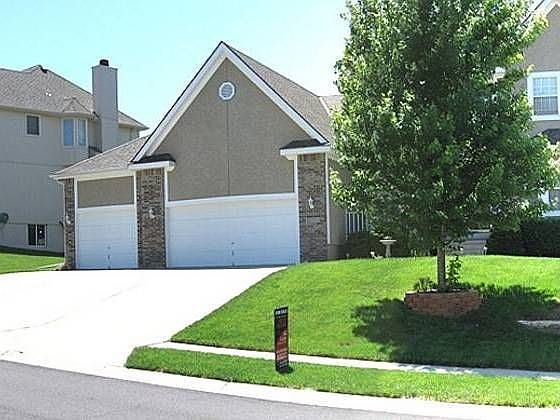 1st image of 2813 SW Saddlewood Dr