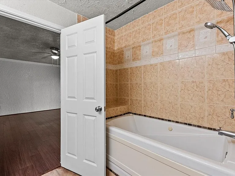 430 W Redway Ln — Photo 15