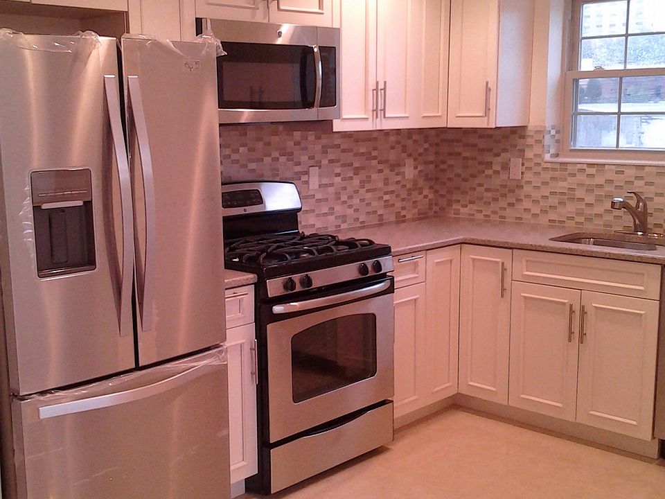2nd image of 3040 38th St #3