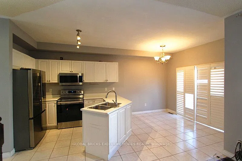 4 bed, $3,350 — Photo 3