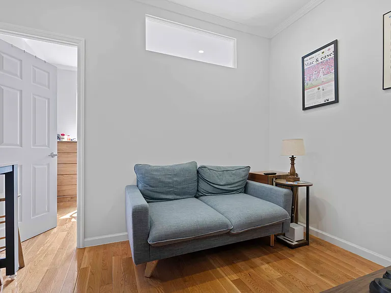 235 E 27th St #2B — Photo 1