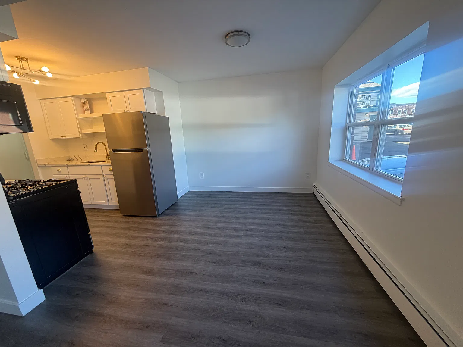 1 bed, 700 sqft, $2,150 — Photo 3