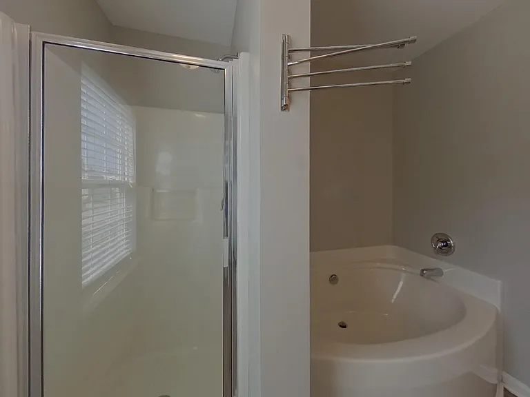 241 Saskatoon Dr — Photo 9