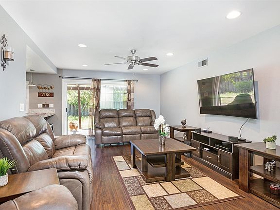 3rd image of 219 Avenida Las Brisas
