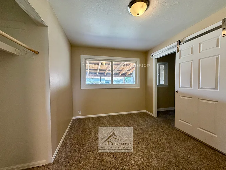1132 Norwood Ave — Photo 10