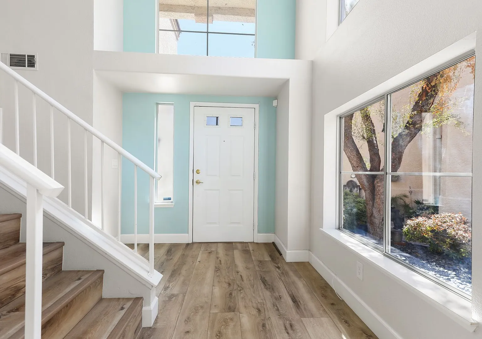 Beautiful Townhome 1st Floor Primary Suite Desert Shores Racquet Club — Photo 1