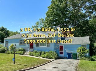 28 Rock Ridge Rd, Waterford, CT 06385