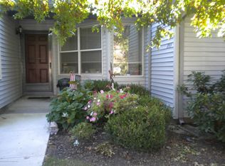 293 Sunshine Ct, Englishtown, NJ 07726