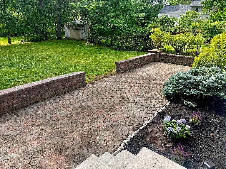 65 S Ashby Ave — Photo 16