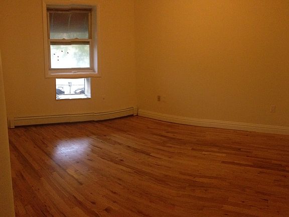 2nd image of 3001 Newtown Ave APT 1R