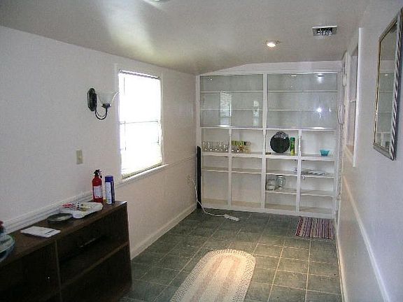 4th image of 6015 N Dexter Ave