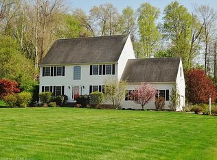 61 Thistle Ln, Middletown, CT 06457