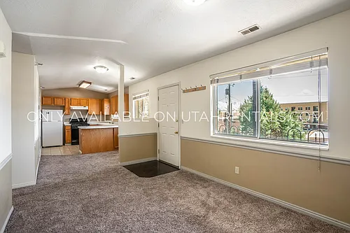 166 N 400 W #21 Photo 1