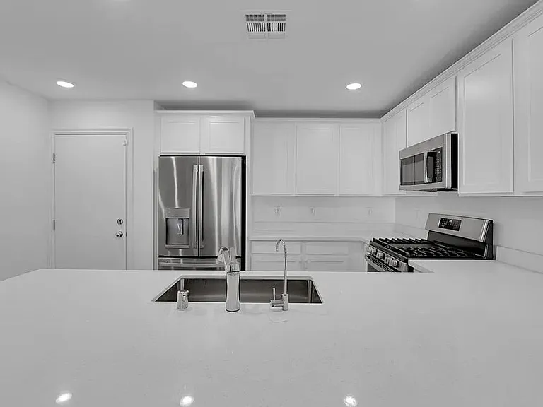 10772 Ditchburn Ct — Photo 7