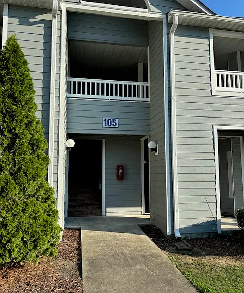 105 Breezewood Dr #A — Photo 2