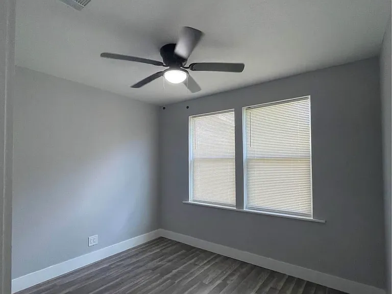 226 Bronson St — Photo 10