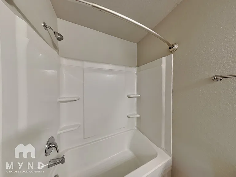 936 Pinehurst Loop — Photo 10