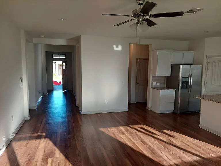 18400 Calasetta Dr — Photo 5