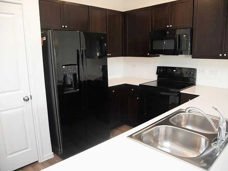 1127 Catfish Ln — Photo 13