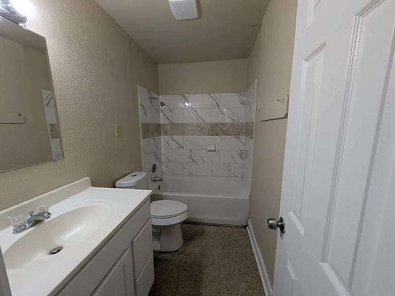 893-905 Campus St — Photo 19