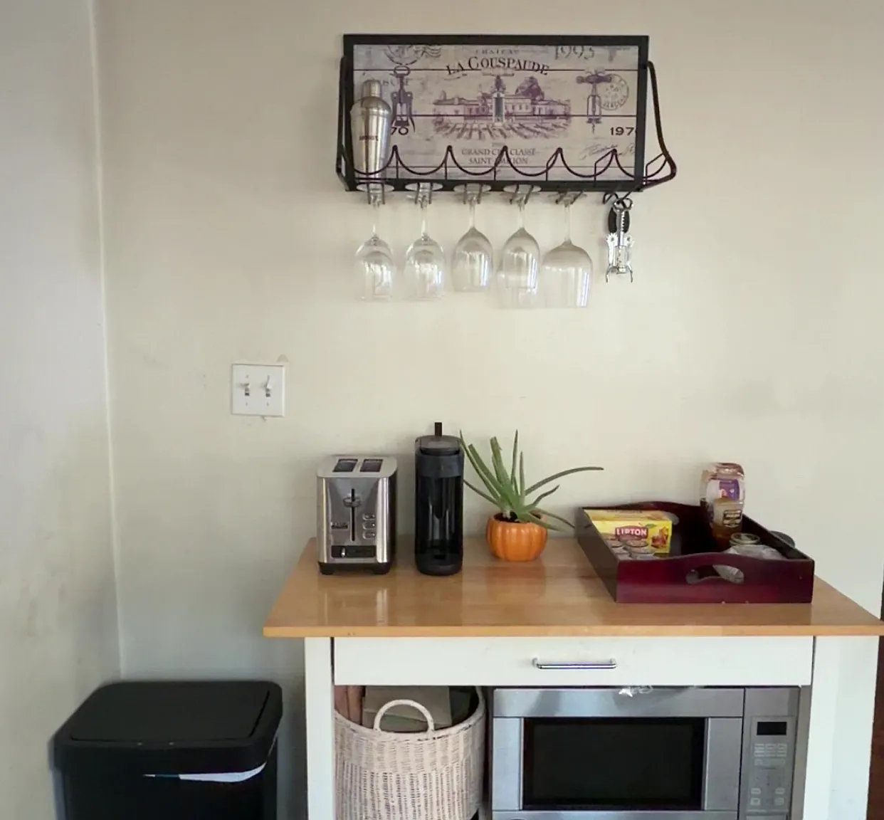 2 bed, 1050 sqft, $1,600 — Photo 1
