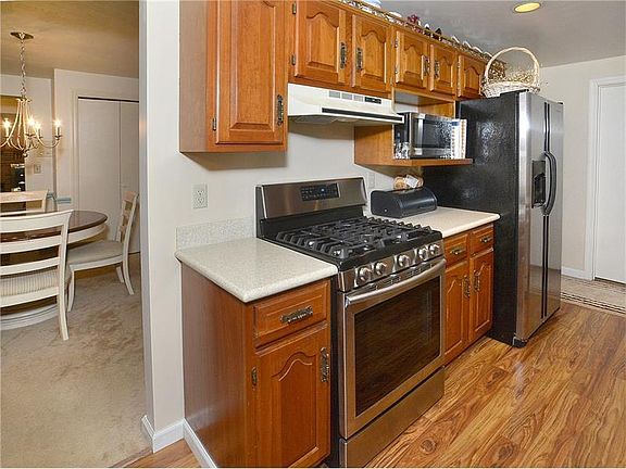 3rd image of 1304 Clearview Dr