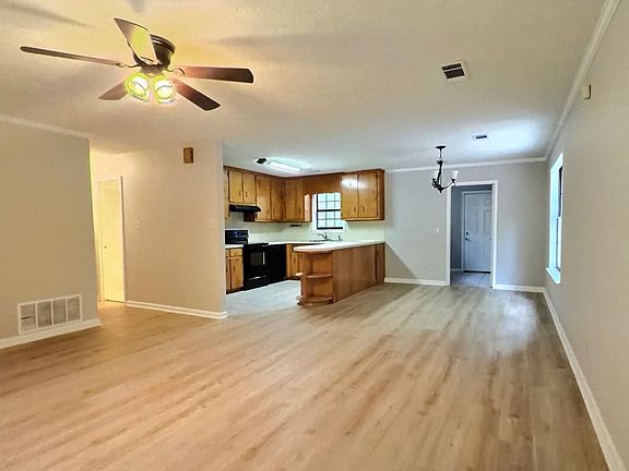 4th image of 125 Kingswood Dr