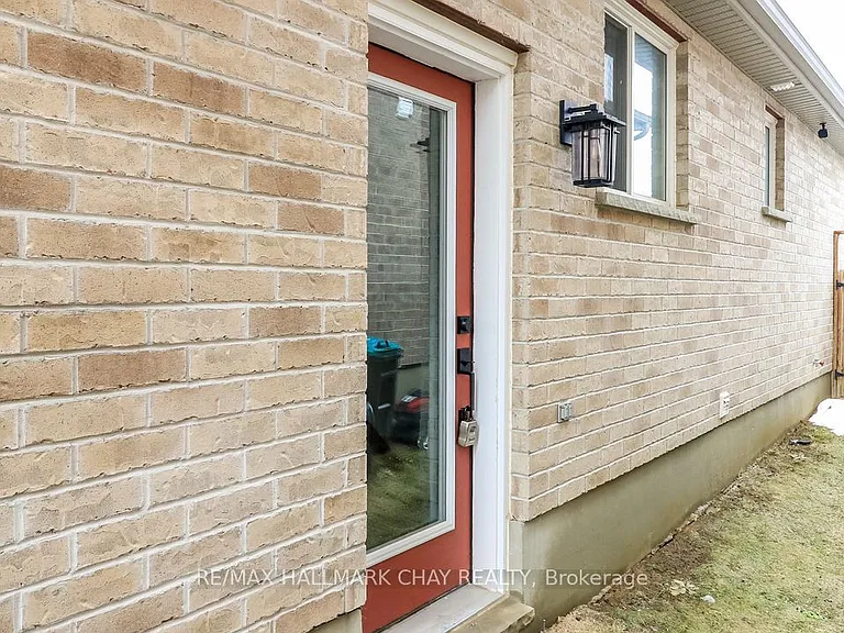 30 Stevenson St #B — Photo 5