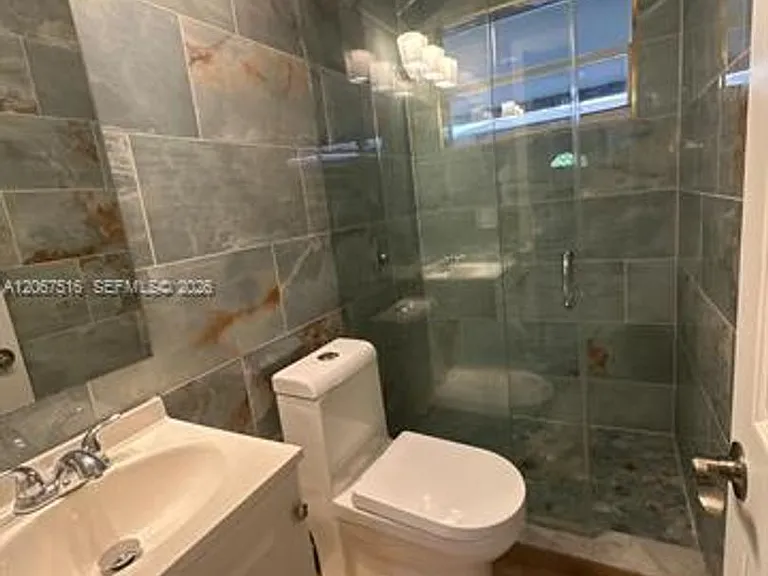 15 NW 31st Ave #15 — Photo 10
