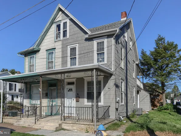14 Locust St, Wormleysburg, PA 17043