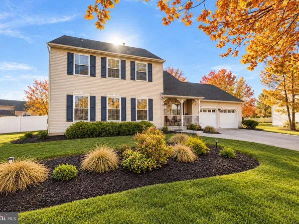14 Rittenhouse Sq, Sicklerville, NJ 08081