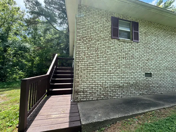 1303 Shomaker Dr #B2, Murphysboro, IL 62966