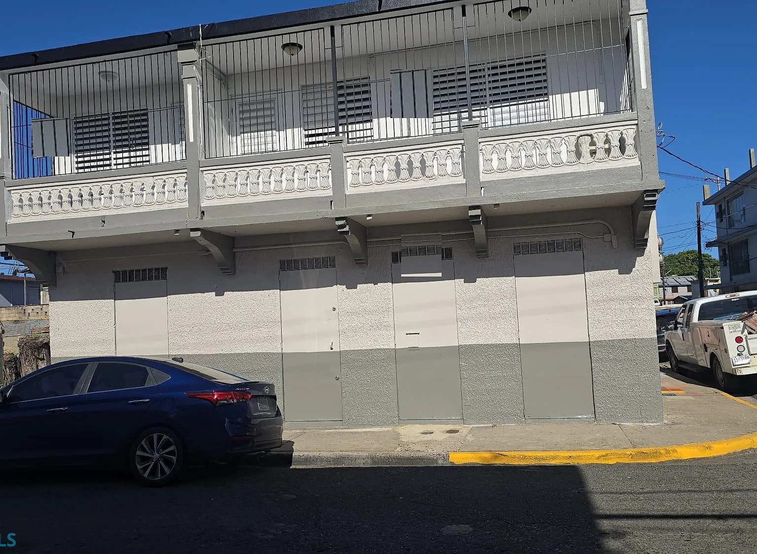 3 bed, 1.0 bath, 700 sqft, $695 — Photo 2